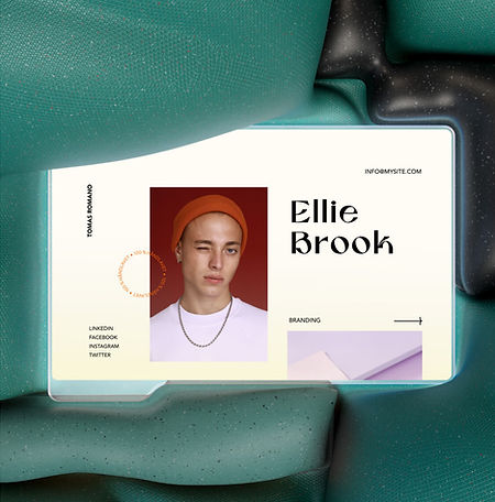 Portefølehjemmesides startside, der viser et portrætbillede af kunstneren.